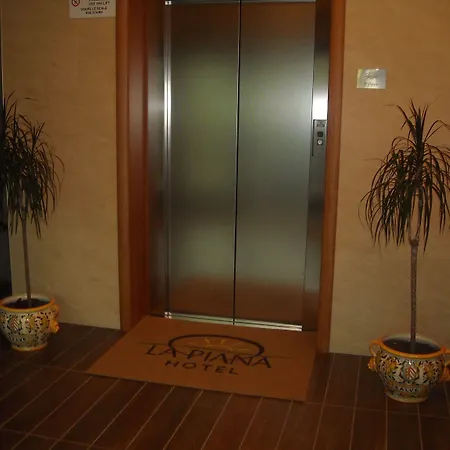 La Piana 3*